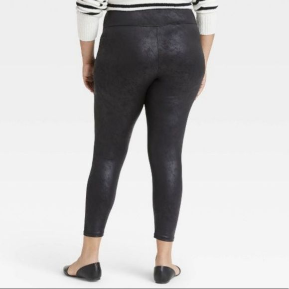 NWT. Ava & Viv high-waisted black leggings - Picture 3 of 3